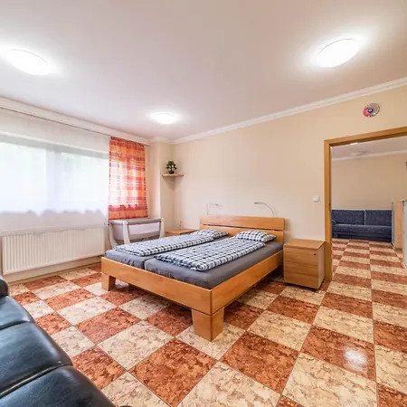 Apartman Blizko Centra Prahy Prague Exterior photo